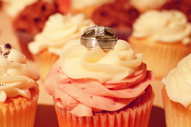 cupcakes, ring, nashville wedding, details, cupcake collection